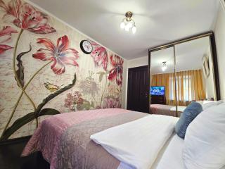 Ботанік це 3 кімнатна квартира подобово у центрі Полтави Мережа Alex Apartments Безконтактне заселення 24-7 Документи для відряджень - 1