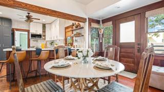 2 Side-by-Side San Diego Homes w Shared Backyard Firepit BBQ Casa Craftsman Casita on Landis by Avantstay - 1