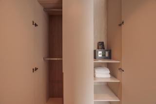 Living 82T - Building - 4