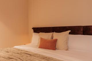 Living 82T - Building - 3