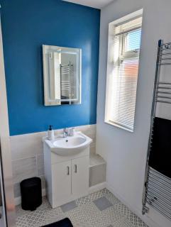 Aaron's apartment - 7