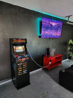 Lounge Area Office Fenced Yard Near It All - 6