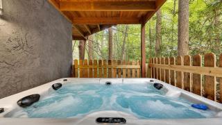 Lakeside Cabin w Hot Tub Fireplace Near Dollywood Trails Smoky Shores Retreat by AvantStay - 8