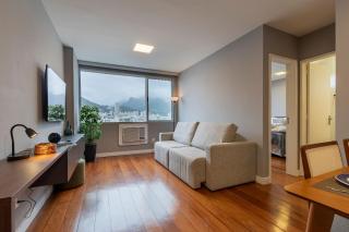 5-min walk to Leblon beach | Comfort and style - 9