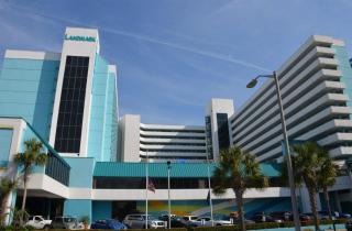 Oceanview Landmark,Beautiful, Pools, Nice Location - 0