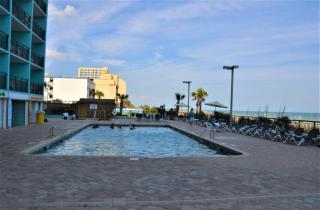 Oceanview Landmark,Beautiful, Pools, Nice Location - 3