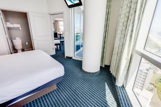 New HIGH 2BR 20th FLOOR, Direct Oceanfront, Pools! - 4