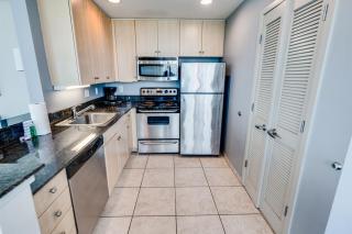 New HIGH 2BR 20th FLOOR, Direct Oceanfront, Pools! - 2