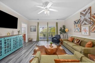 NEW, Large 2 BR at Magnolia Pointe w Nice Pools! - 0