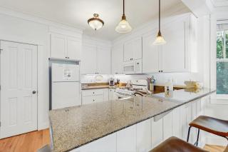 Blue Breeze Hideaway - Lincoln City - 1