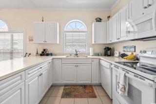 NEW, Large 2 BR at Magnolia Place,Golf Course View - 4