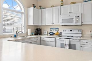 NEW, Large 2 BR at Magnolia Place,Golf Course View - 1