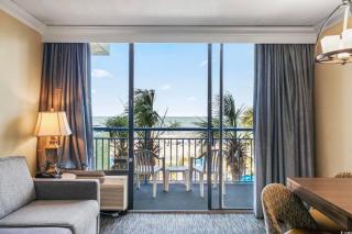 1BR New Oceanfront with Heated Pools, Coral Beach! - 0