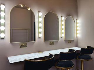 Luxury Center Neath Stay - 2