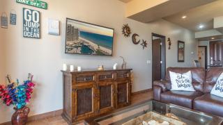 Beautiful 2 BR 2 BA condo in Phase 1 Cristal 903 - 9