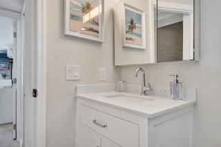 Beach Family Tiki Villa Walk to Beach Heated Pool - 7