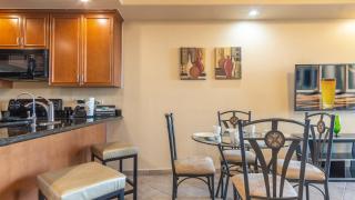 1 BR 1BA Condo @ Las Palomas Rubi 302 - 2