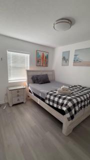 roomstr Cali Room 1 Bedroom in South Tampa with Shared Full Bathroom & FREE COFFEE - 0