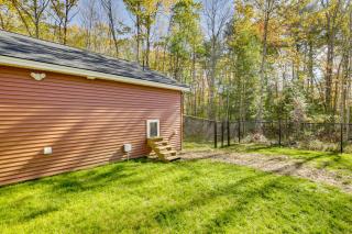 Wooded Retreat with Pet-Friendly Yard in Standish - 8