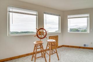 Groups Welcome! Ocean-View Escape in Gold Beach - 9