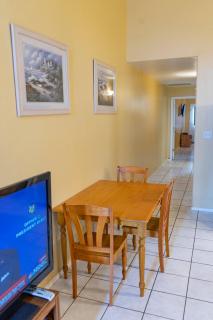 BBQ ok Ground Floor Duplex 1-2 block to Beach - 3