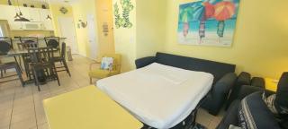 Fresh Like New Patio to Pool Walk to Beach - 1