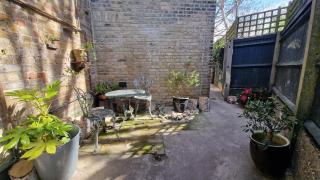 Private studio New Cross patio garden - 6