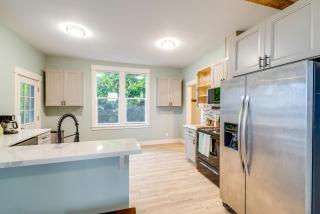 Astoria Home Base with River Views, 3 Mi to Dtwn! - 8