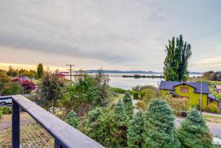 Astoria Home Base with River Views, 3 Mi to Dtwn! - 2
