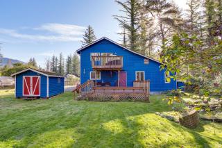 Fire Pit and Mountain Views Outdoorsy PNW Escape - 0