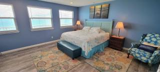 Insane Views Penthouse Beachfront 3 bedroom - 4