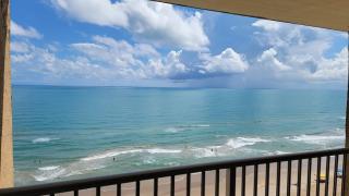 Insane Views Penthouse Beachfront 3 bedroom - 3