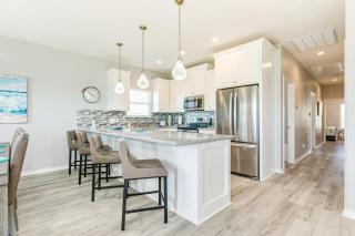 Stylish New-Build Steps to Beach Gulf Views - 9