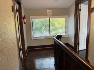 Quiet 3 Bedroom home Near downtown - 8