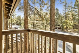 Slope Side Getaway at Big Bear - Central Duplex Retreat Chalet - 1