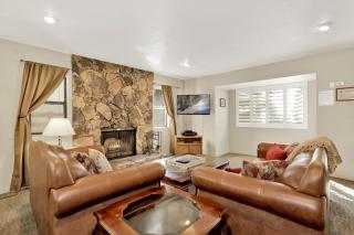 Slope Side Getaway at Big Bear - Central Duplex Retreat Chalet - 6