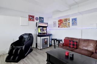 Lakeview Pines Log Cabin - Custom Built Village Log Cabin Retreat w/ Hot Tub, Pool Table - 3