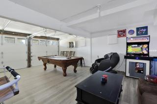 Lakeview Pines Log Cabin - Custom Built Village Log Cabin Retreat w/ Hot Tub, Pool Table - 5