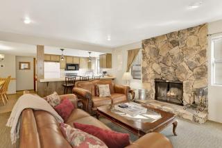 Summit Ski Resort Mountain View Condo - Walk to Snow Summit - 5