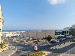 Beach Suite Israel- Private Jacuzzi Sea View Balcony, Off-Site Spa ביץ סוייט ישראל- ג'קוזי פרטי עם נוף ים, אפשרות לספא מוזל - Aschkelon - 9