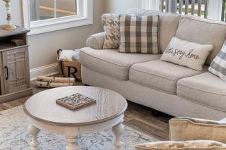 1 Block to Beach Stylish Gem Towel and Linen Service - 2