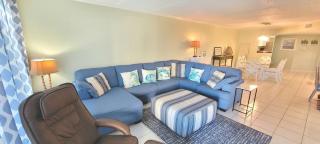 Direct Beach Very Large Gas BBQ Heated Pool - 8