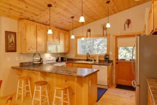 Near Hikes Arnold Cabin with EV Charger and Fire Pit - 4