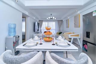 Luxury Lush Home - 0