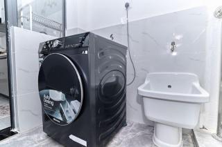 Luxury Lush Home - 7