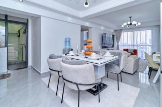 Luxury Lush Home - 5