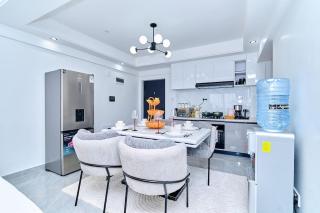 Luxury Lush Home - 4