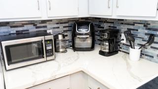 Near Beach Updated Pool & Hot Tub - 8