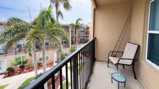 Near Beach Updated Pool & Hot Tub - 6