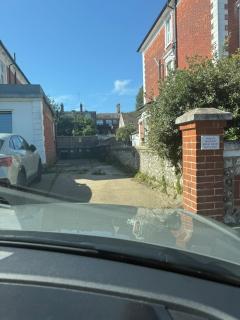 Modern two-bed, two-bathroom, seaside-town flat - 8